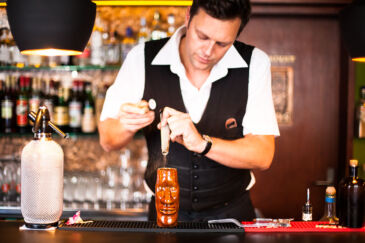 Pascal Kählin mixing the Bar 63 Punch in Zurich