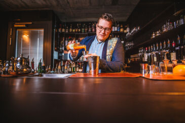 Sven Riebel - Seven Swans & The Tiny Cup found at The Pouring Tales 3